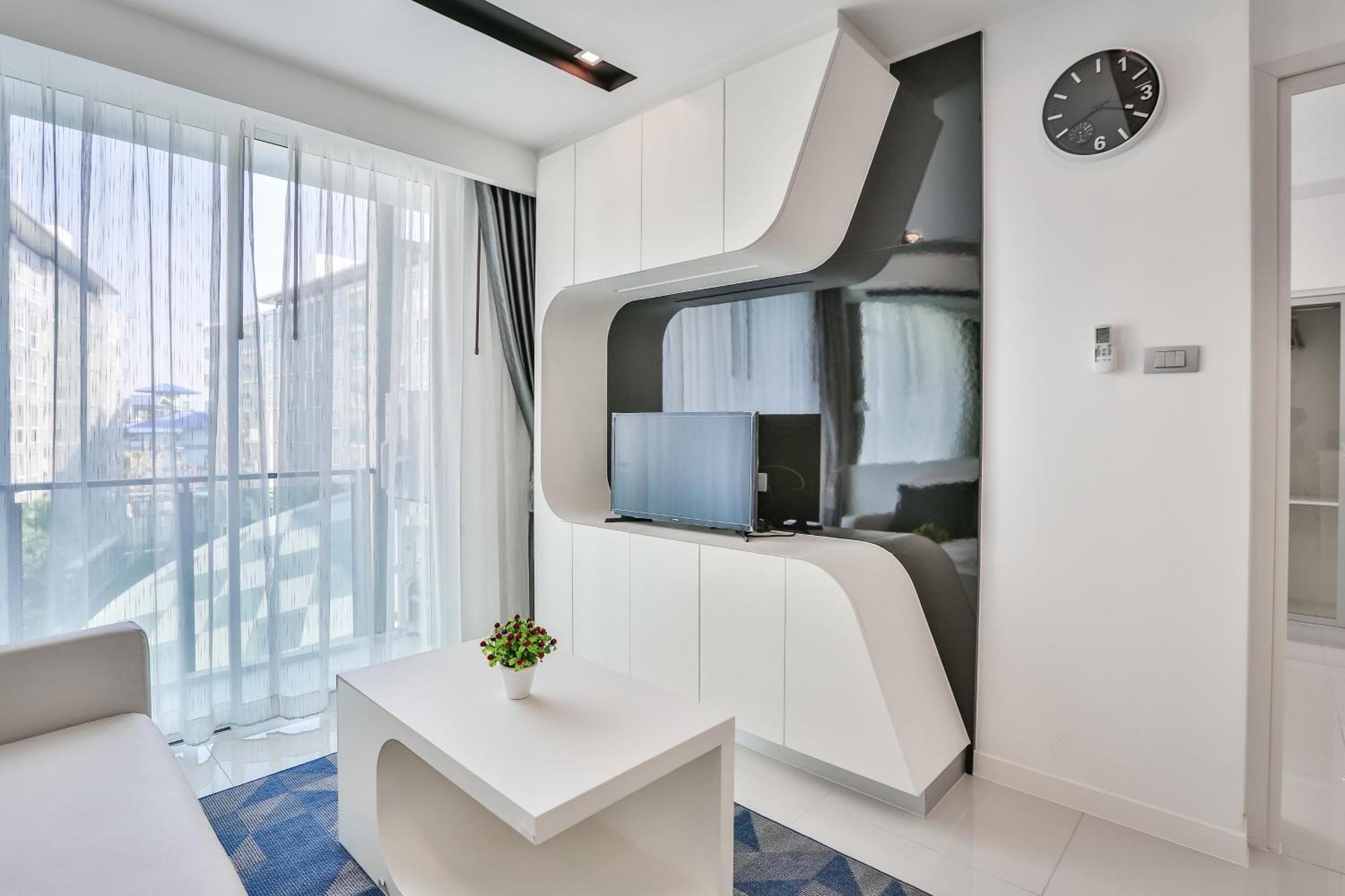 New Superb One-bedroom In The Heart Of Apartment *