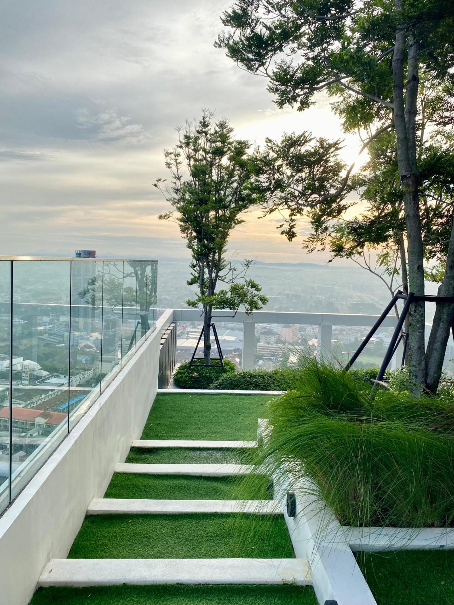 Comfort With Seaview Panorama Pool Apartment Pattaya