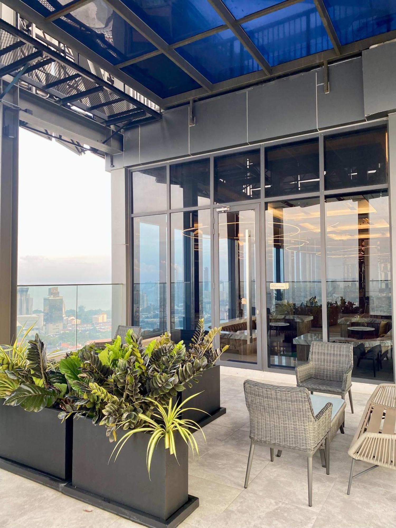 Comfort With Seaview Panorama Pool
