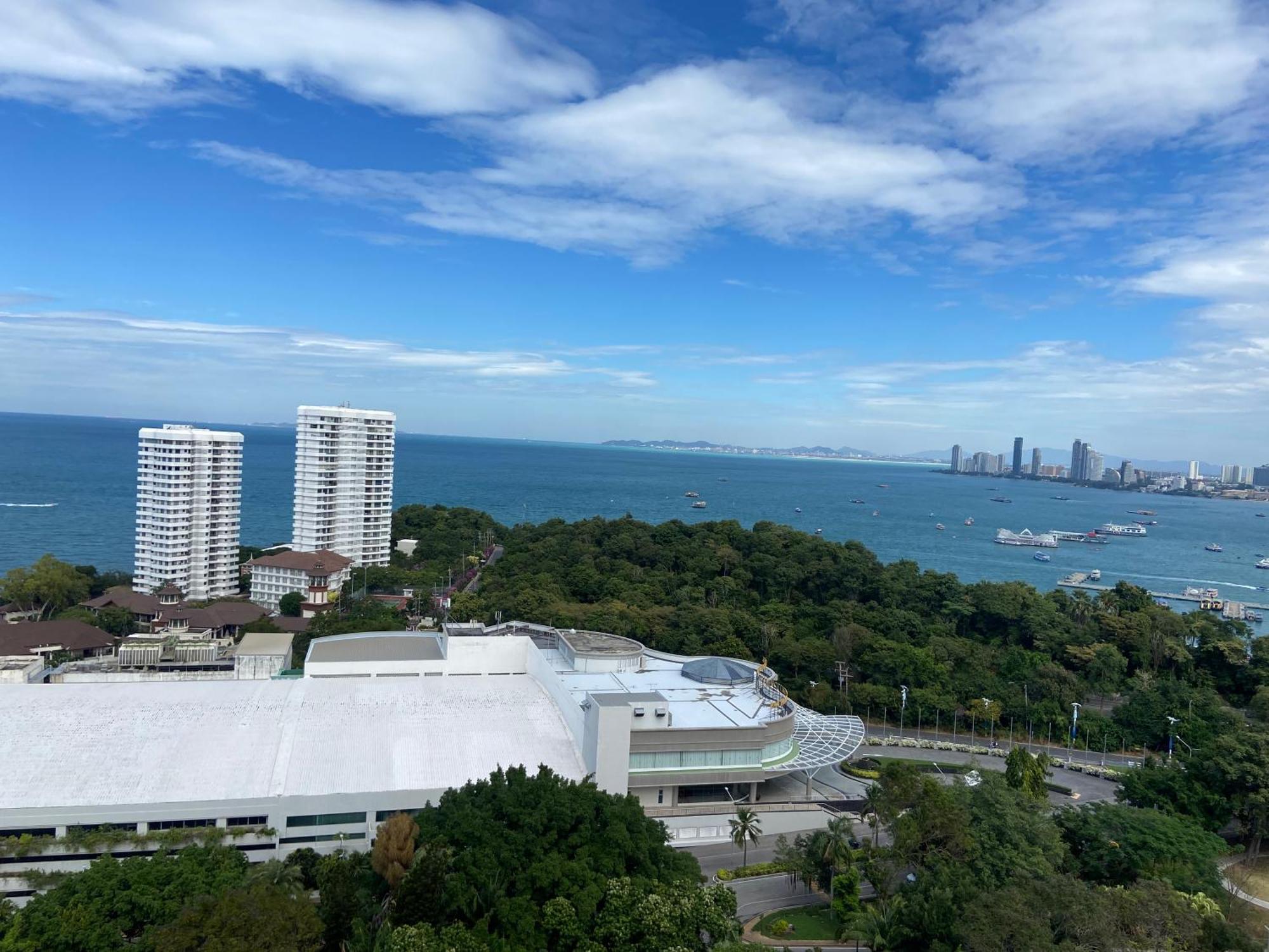 Hill And Super Seaview Condo Pattaya