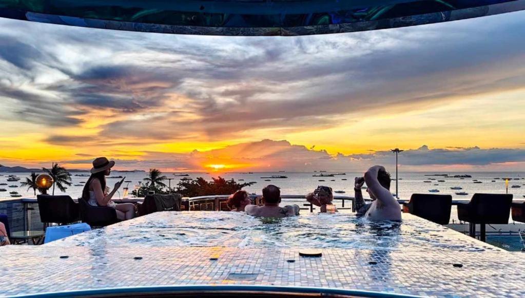 The Globe Hotel, Bar & Restaurant Hotel 3*