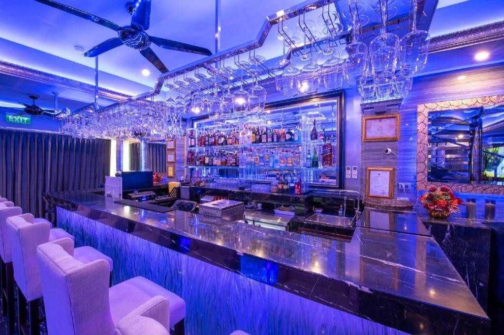 The Globe Hotel, Bar & Restaurant Pattaya