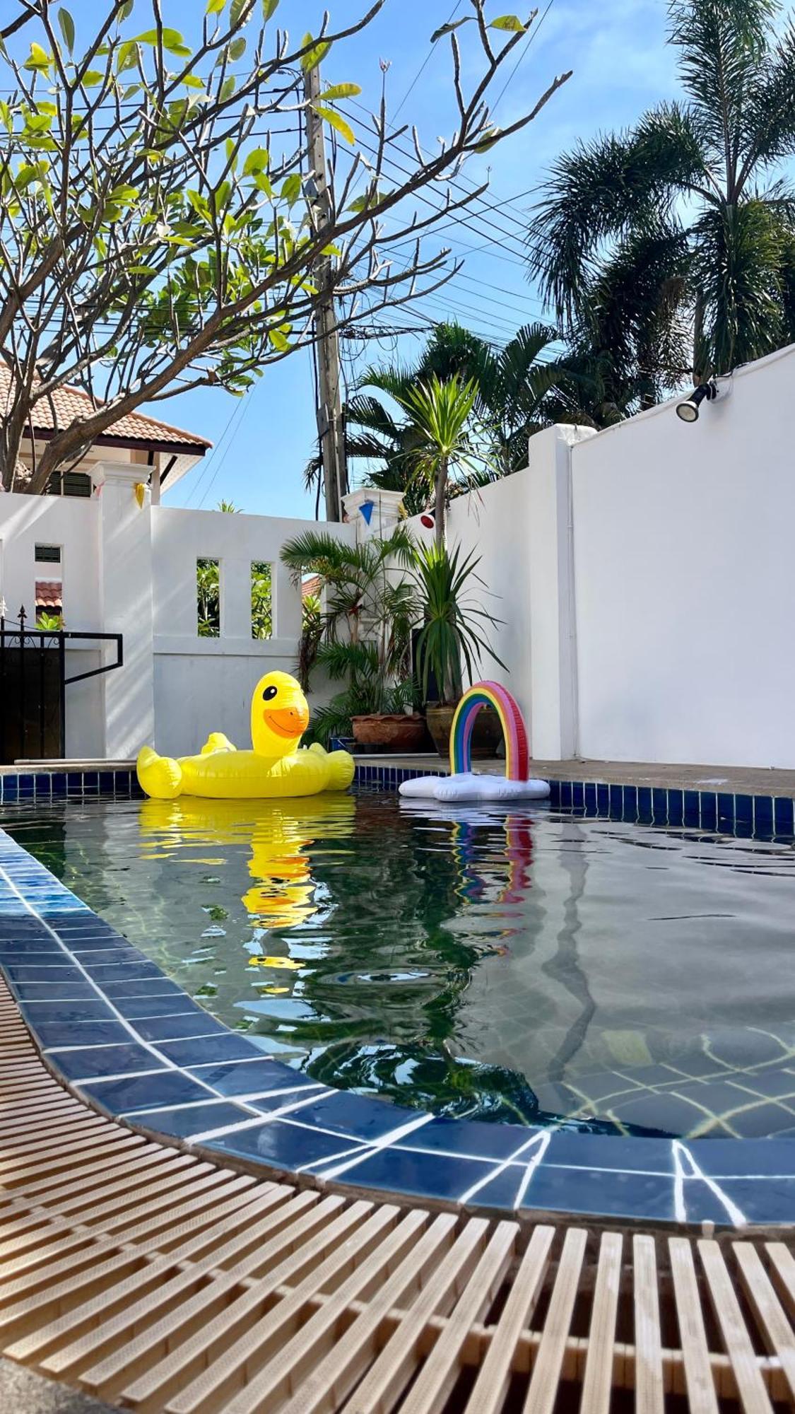 Villa Urban Swimming Pool Thai Pattaya