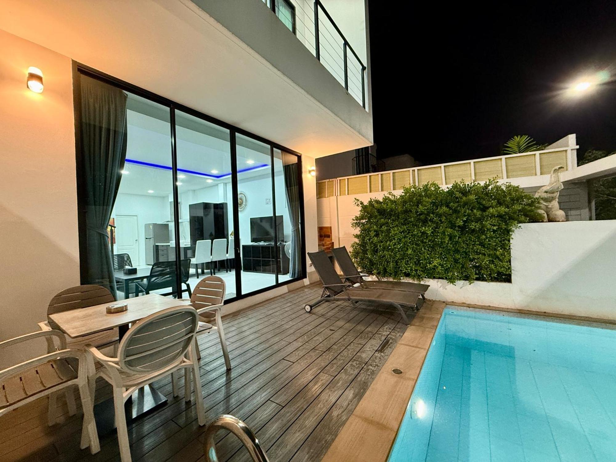 Pool 179 Nearby Walking Street * Pattaya