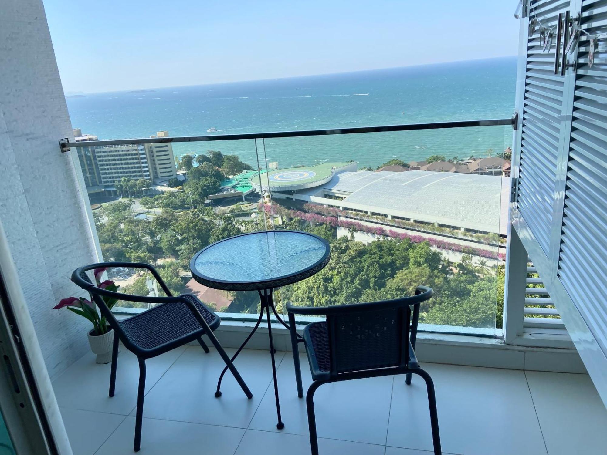 Apartment Hill And Super Seaview Condo Pattaya