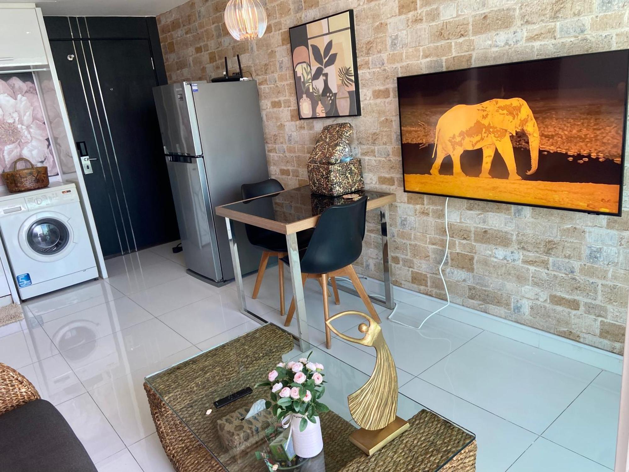 Hill And Super Seaview Condo * Pattaya