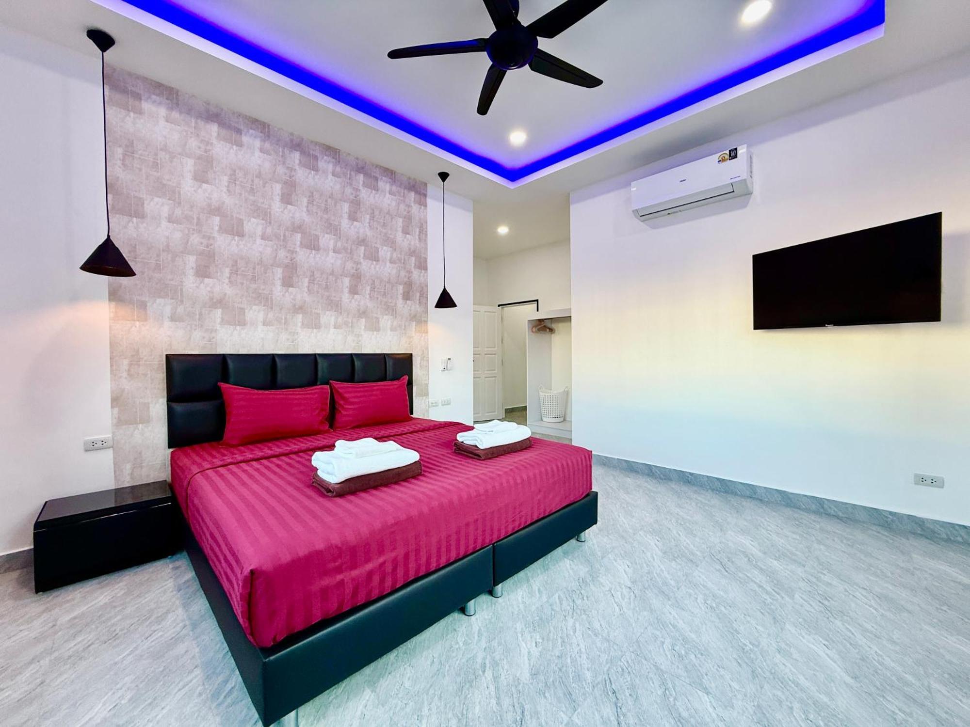 Pool 435 Nearby Walking Street * Pattaya