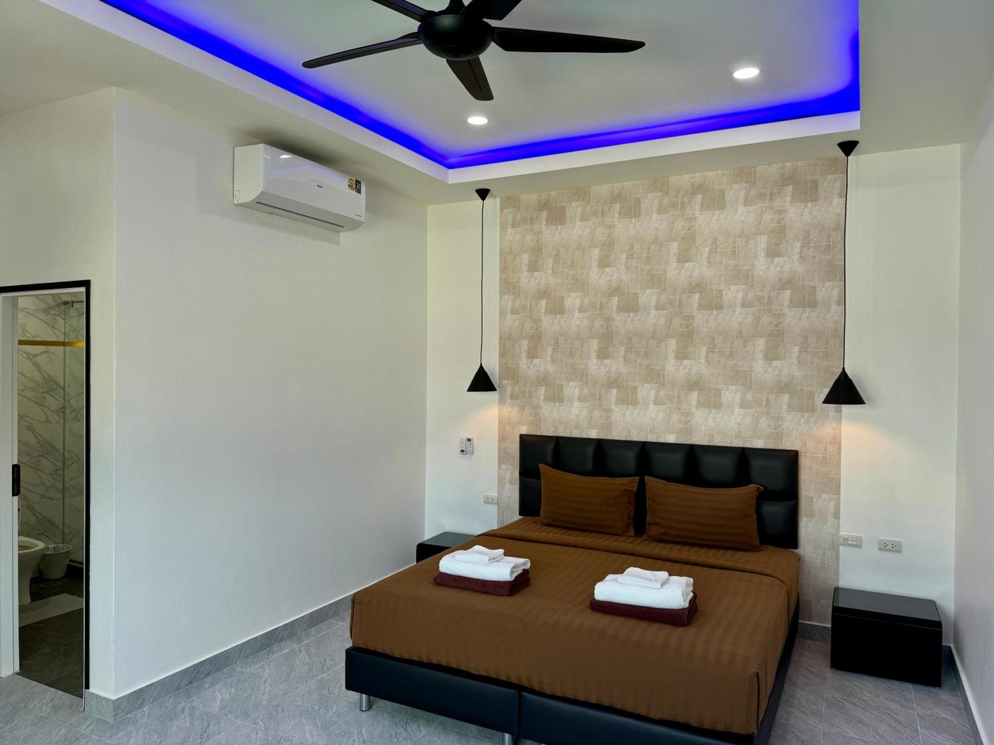 Pool 435 Nearby Walking Street * Pattaya