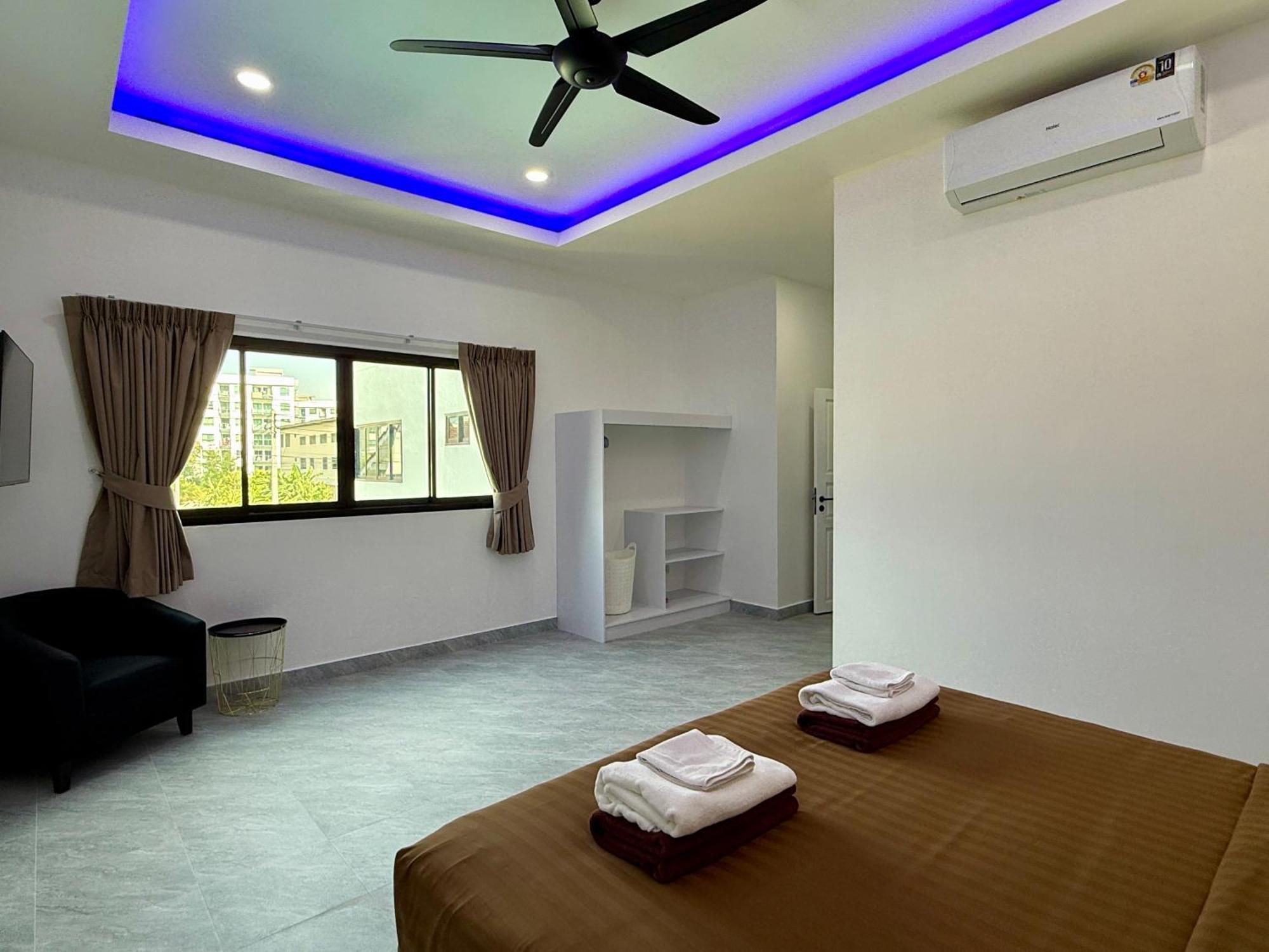 Pool 435 Nearby Walking Street Villa Pattaya