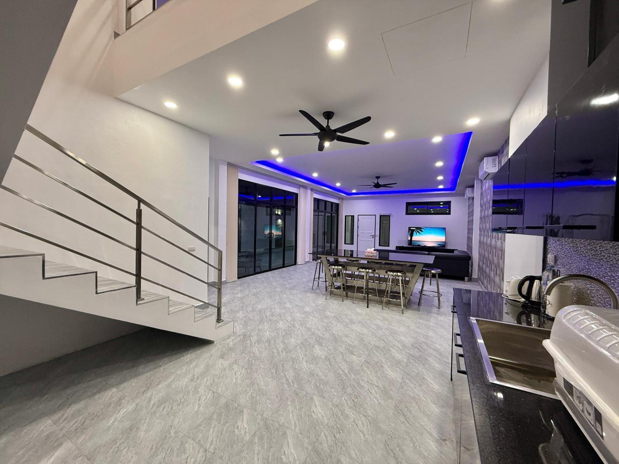 Pool 435 Nearby Walking Street Pattaya