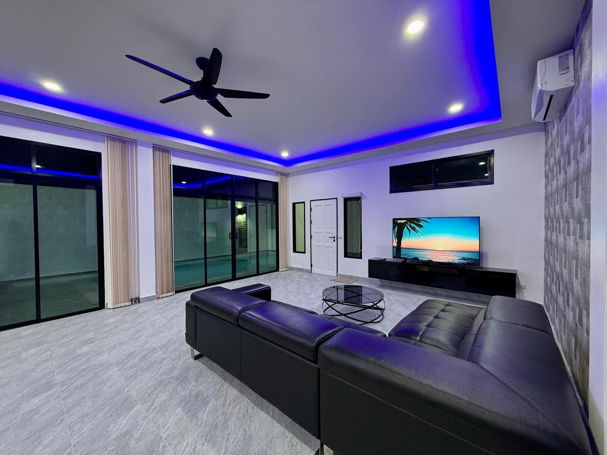 Pool 435 Nearby Walking Street Pattaya