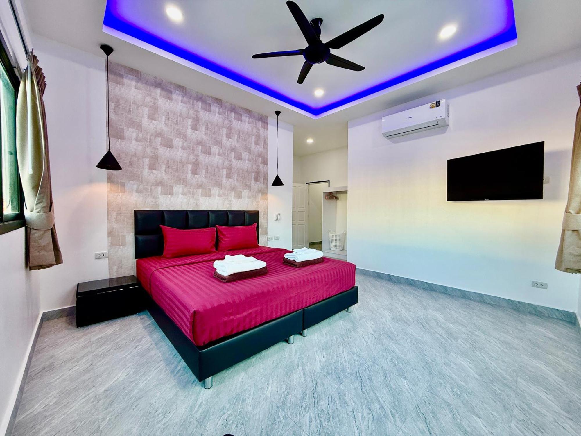 Pool 435 Nearby Walking Street Villa Pattaya