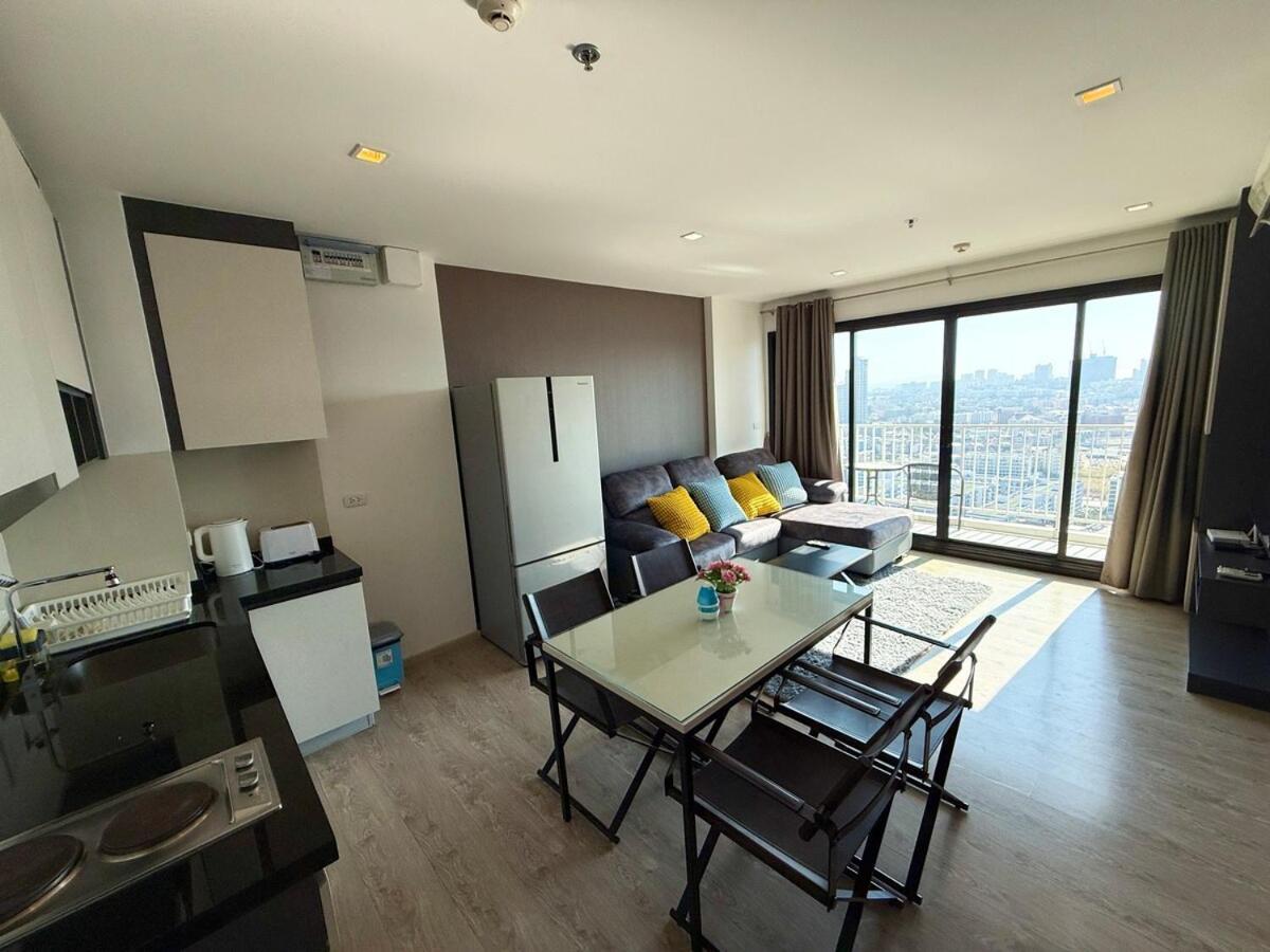 Apartment The Base - Spacious 70sqm, 2 Bedroom, 2 Bathroom, Penthouse - Centre - 592 Pattaya