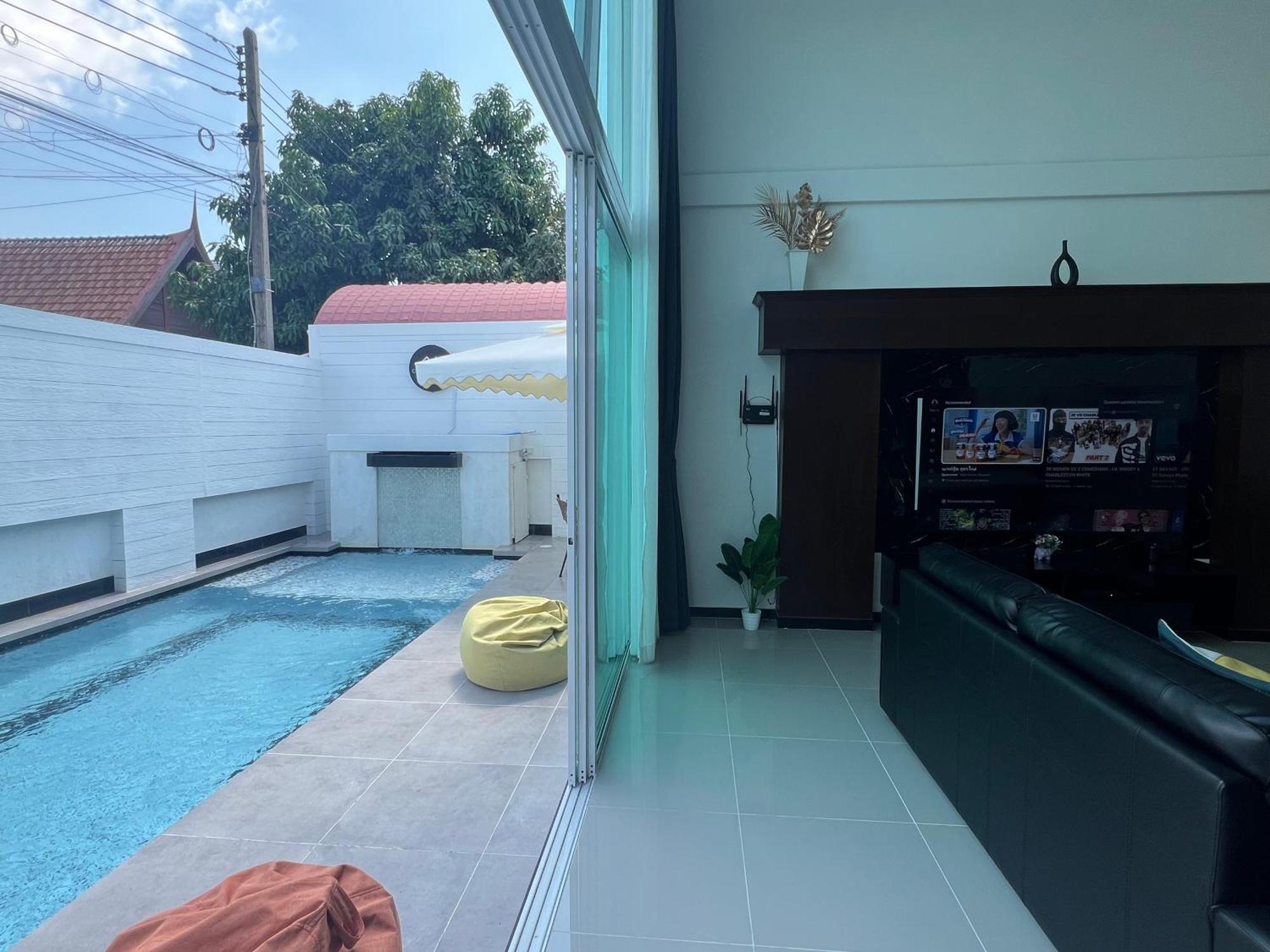 Villa Siam-grand Private Pool Villa, Jacuzzi,bbq,near Walking St 10min *