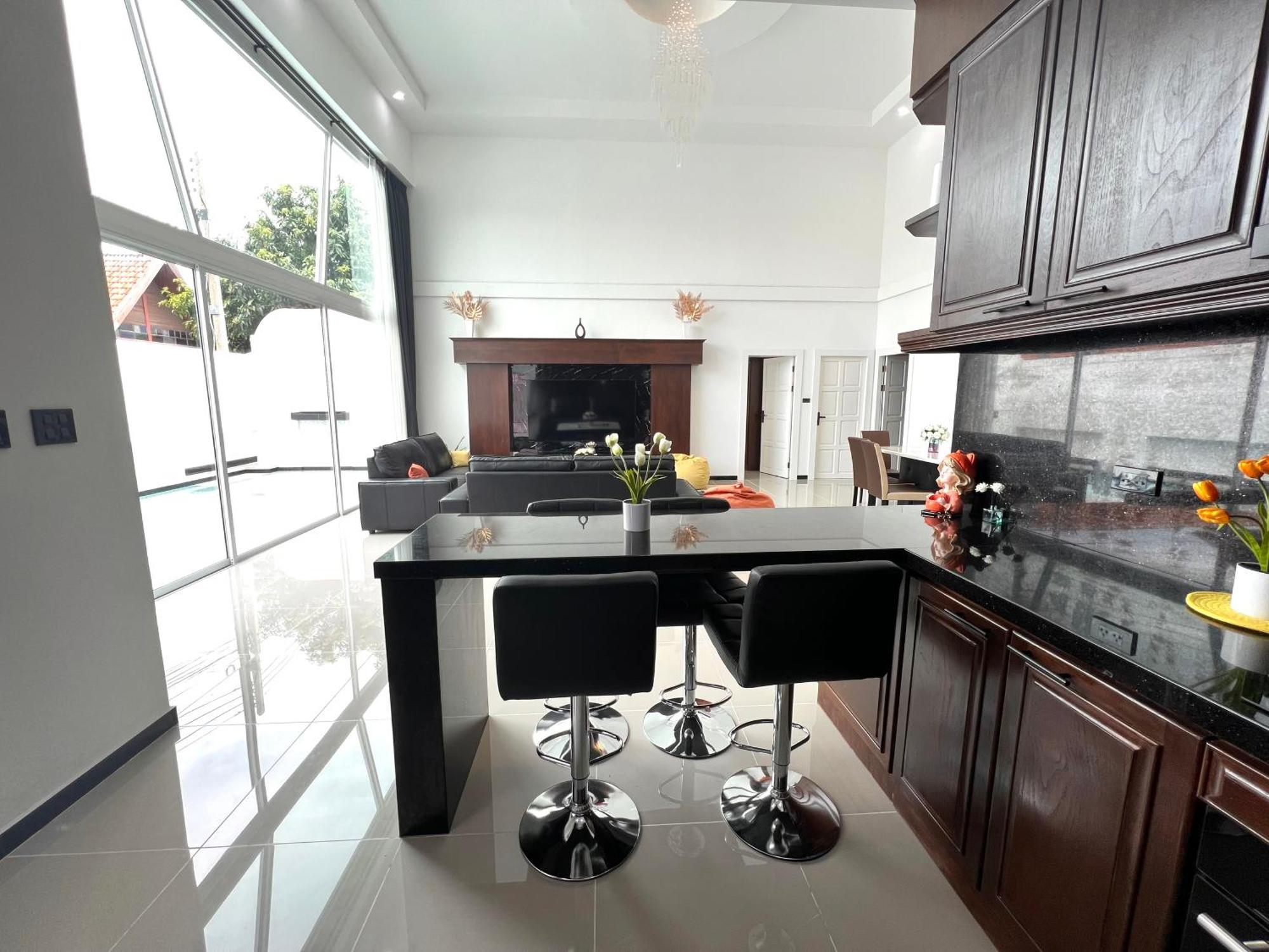 Siam-grand Private Pool Villa, Jacuzzi,bbq,near Walking St 10min Villa *