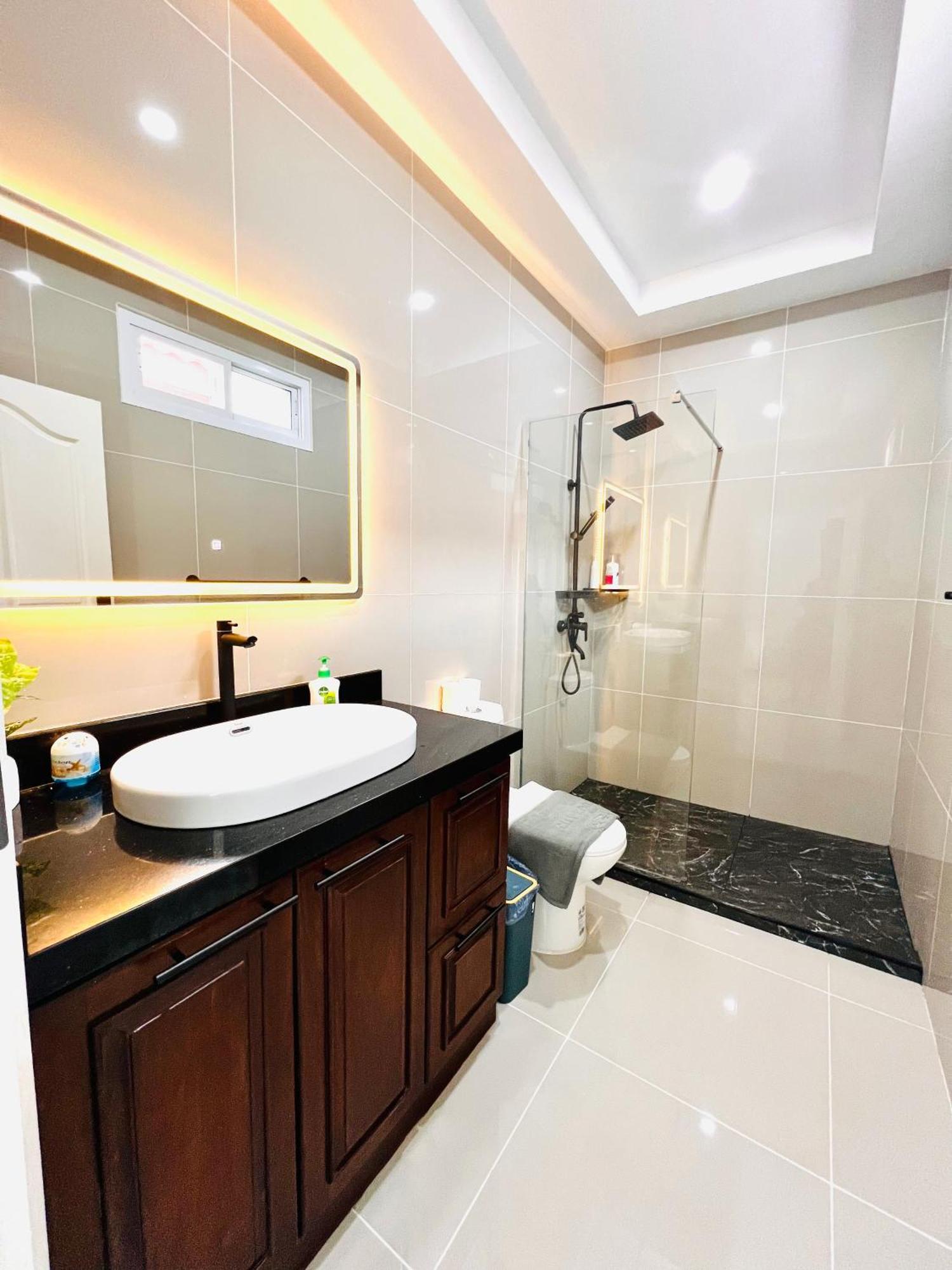 Siam-grand Private Pool Villa, Jacuzzi,bbq,near Walking St 10min Villa