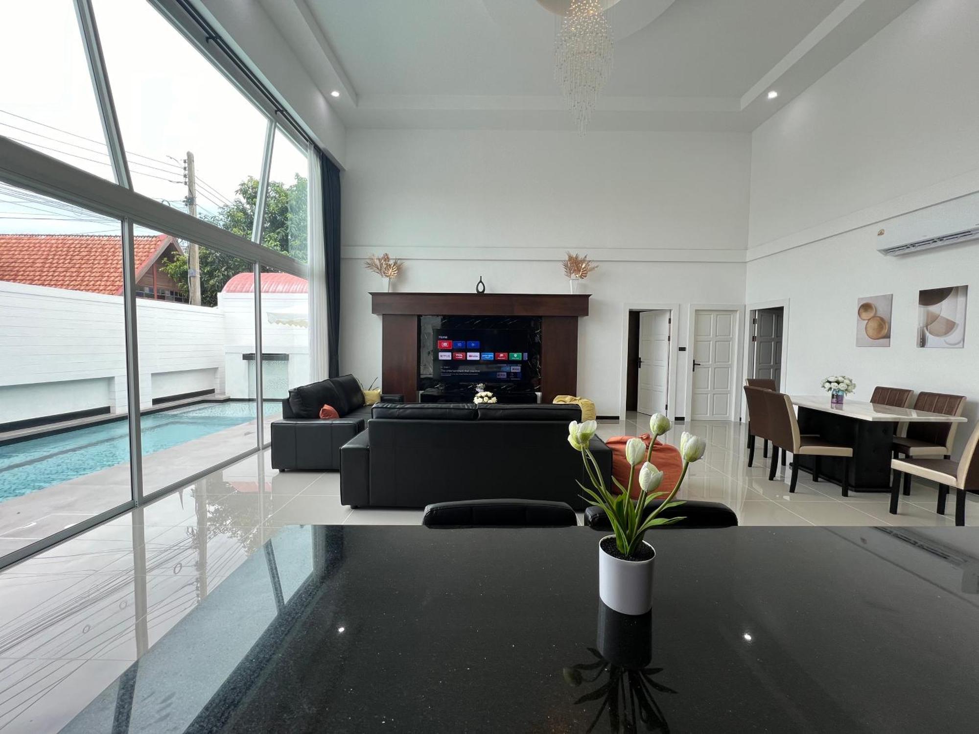 Siam-grand Private Pool Villa, Jacuzzi,bbq,near Walking St 10min Pattaya