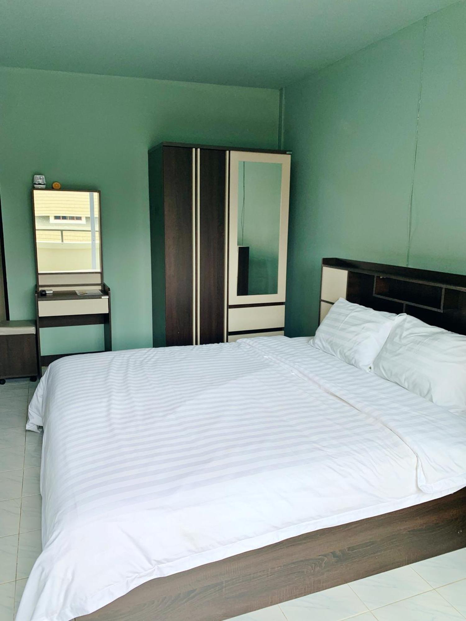 4 Palms Pratumanak Hotel Pattaya