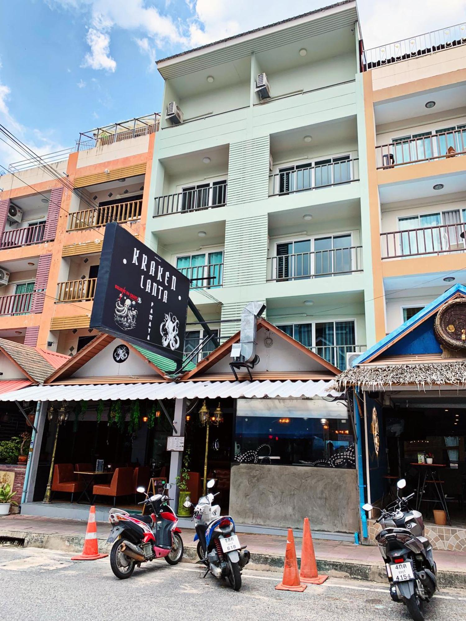 4 Palms Pratumanak Hotel 3*