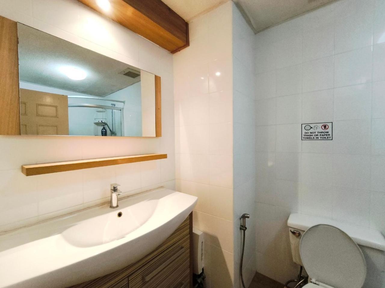 Markland Front Apartment Pattaya