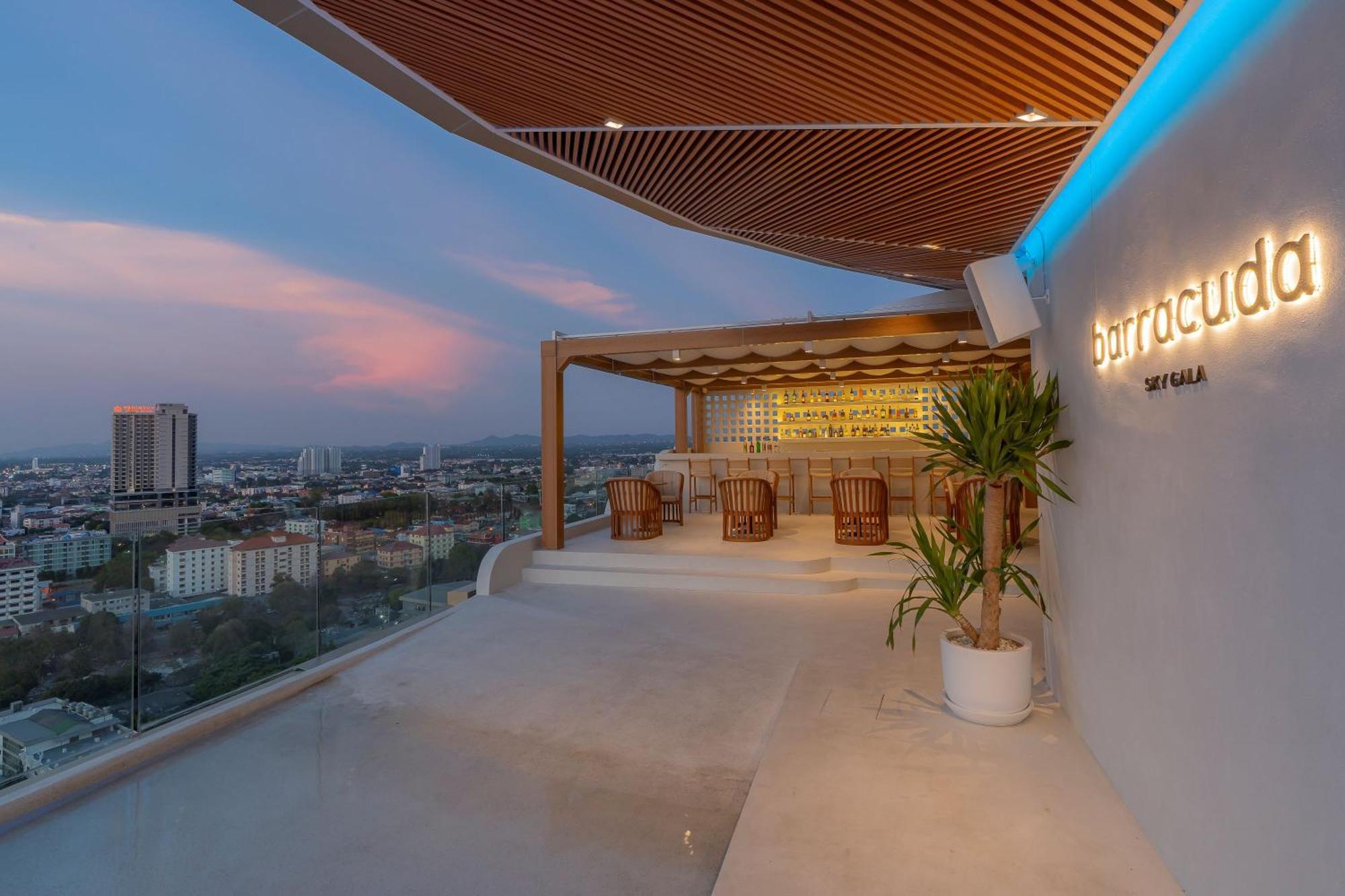 Akara Hotel 5*