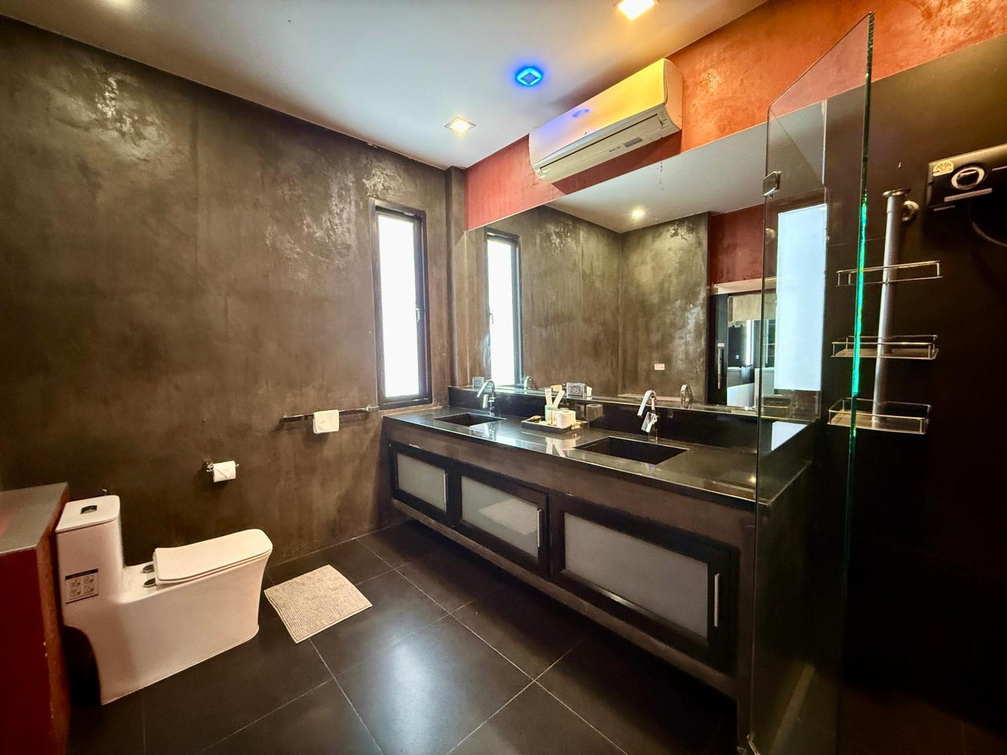 Pool 15 Nearby Walking Street * Pattaya