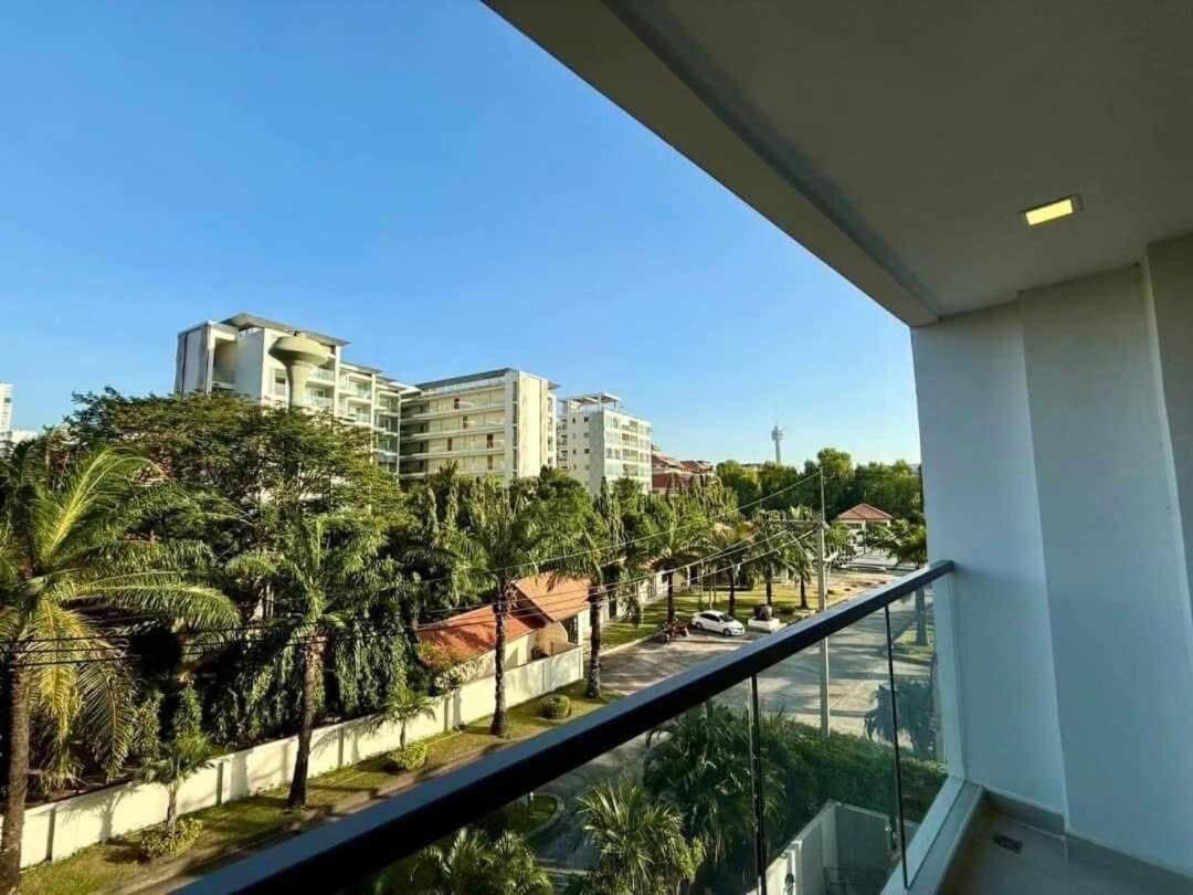 Peak Towers Pattaya