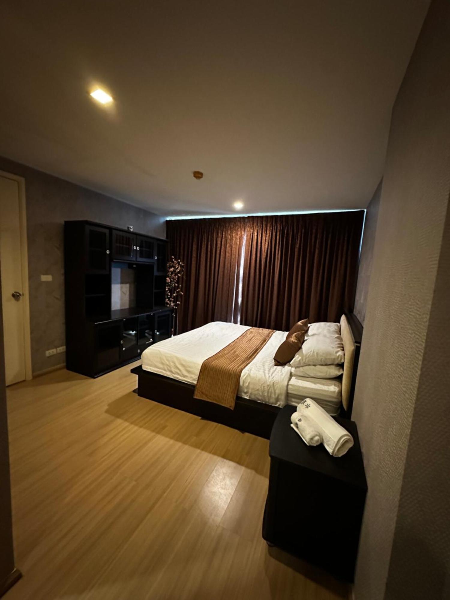 The Urban Apartment *