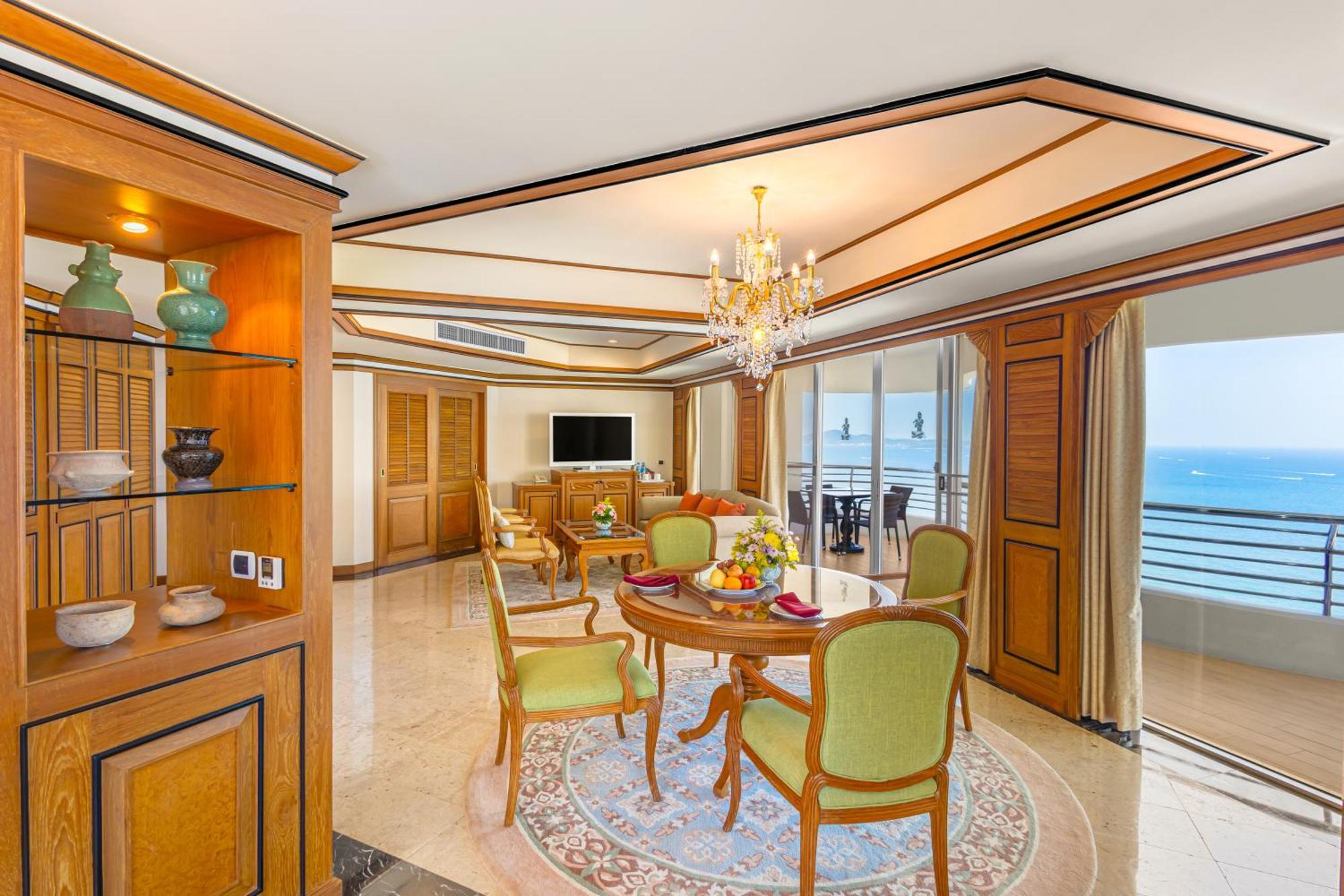 Royal Cliff Grand