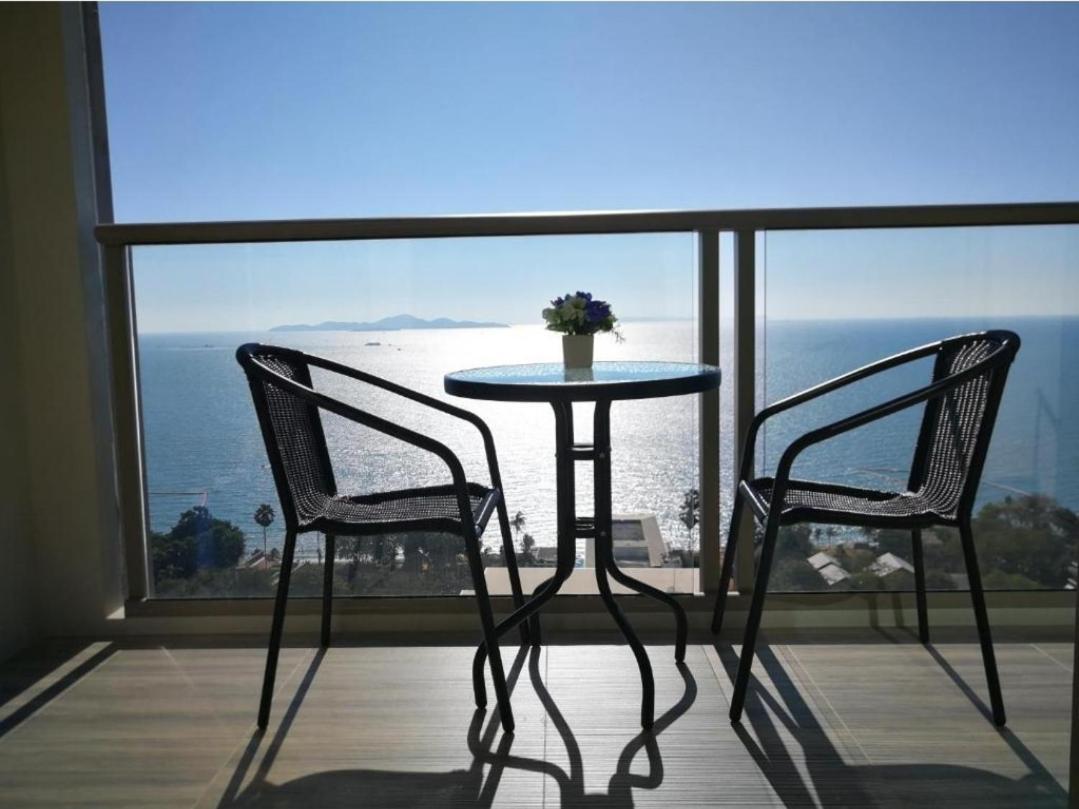 Riviera Wongamat Tower Apartment *