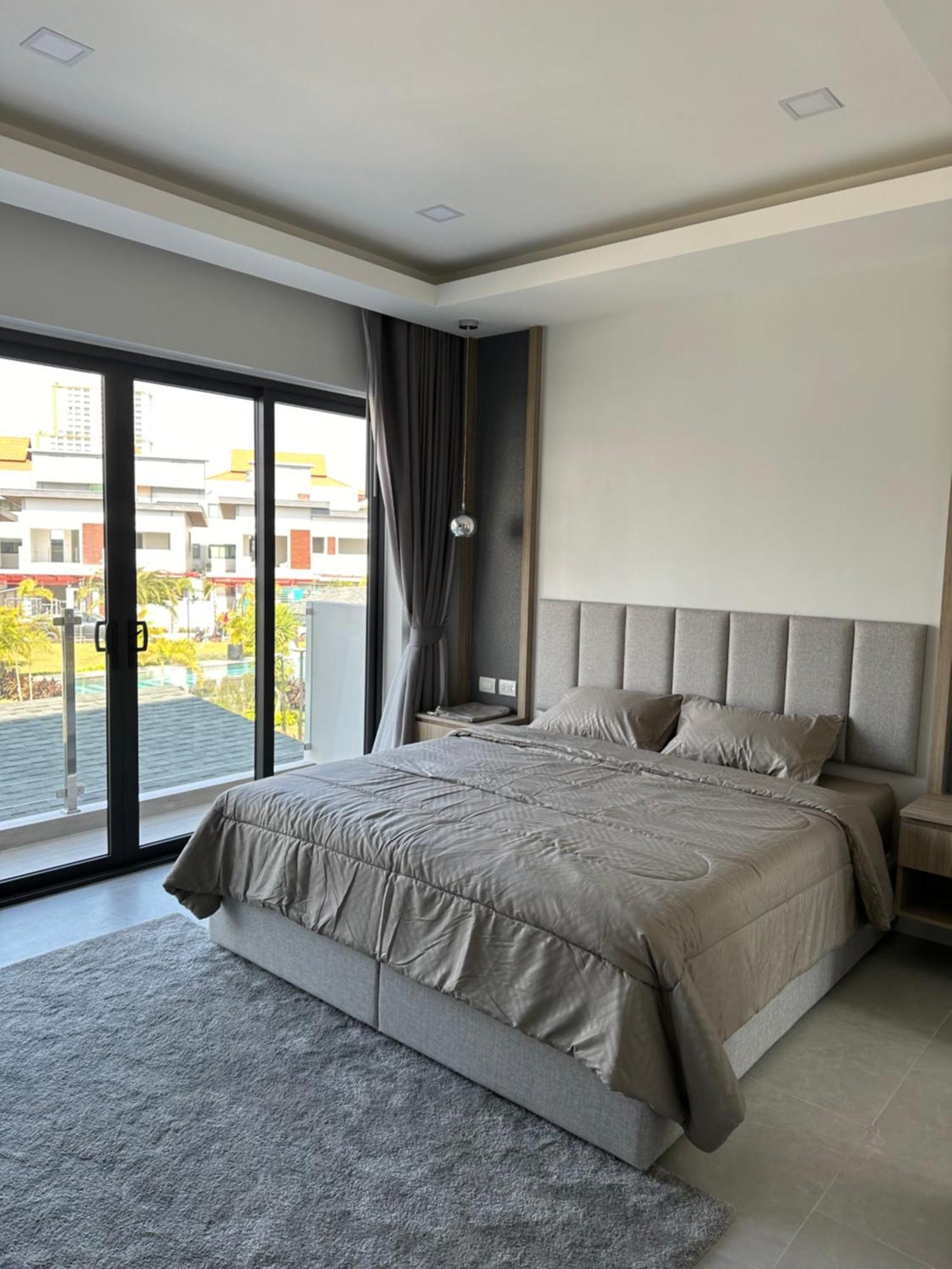 Deluxe Midtown 3bed Pattaya