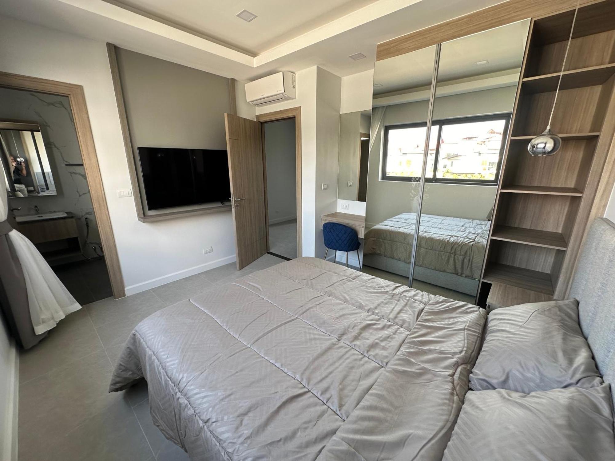 Deluxe Midtown 3bed Villa