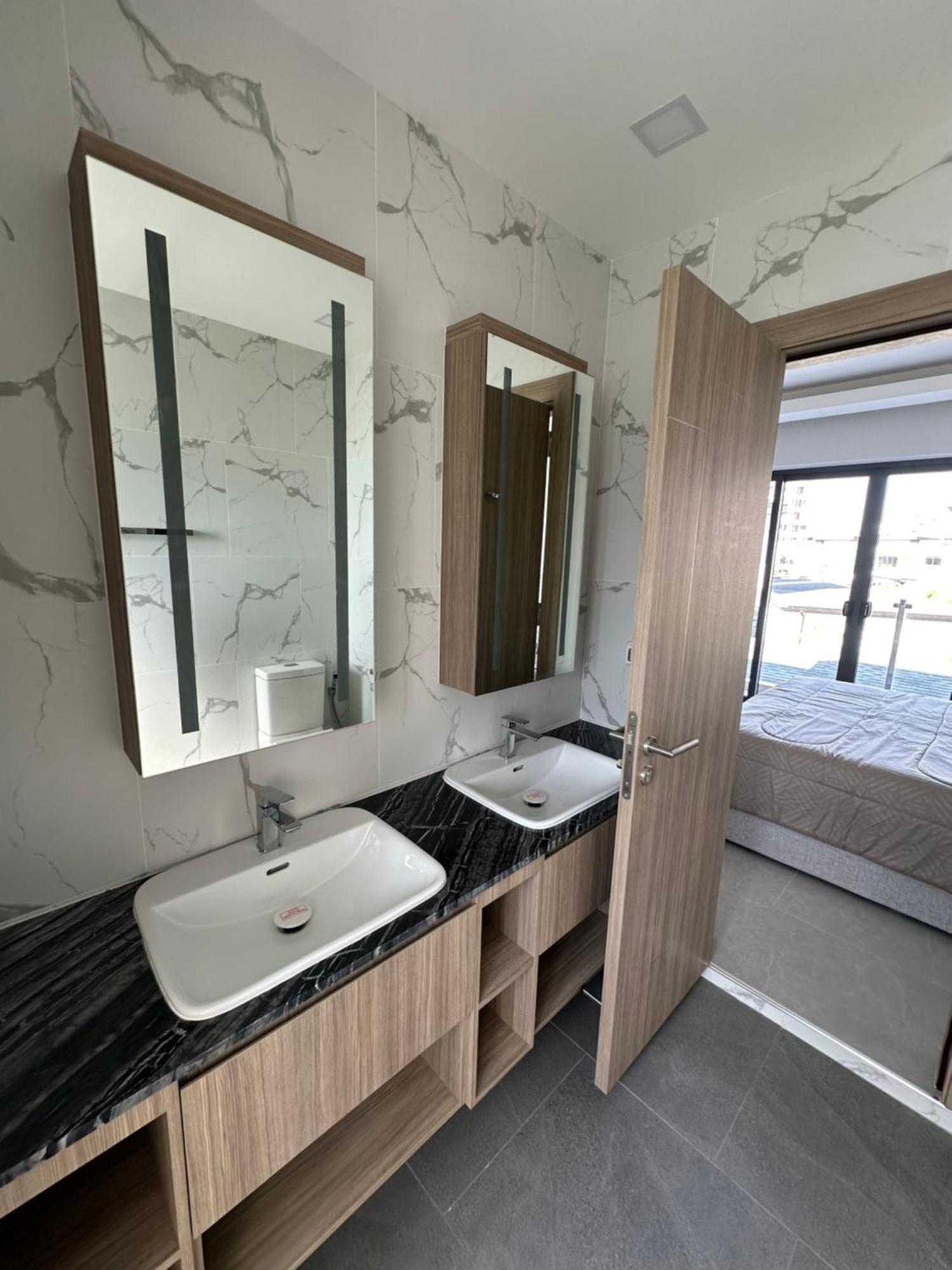 Deluxe Midtown 3bed Villa
