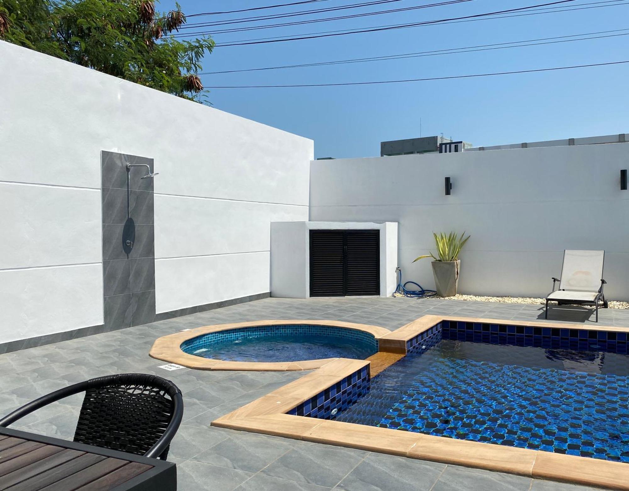 Pool 427 Nearby Walking Street Pattaya