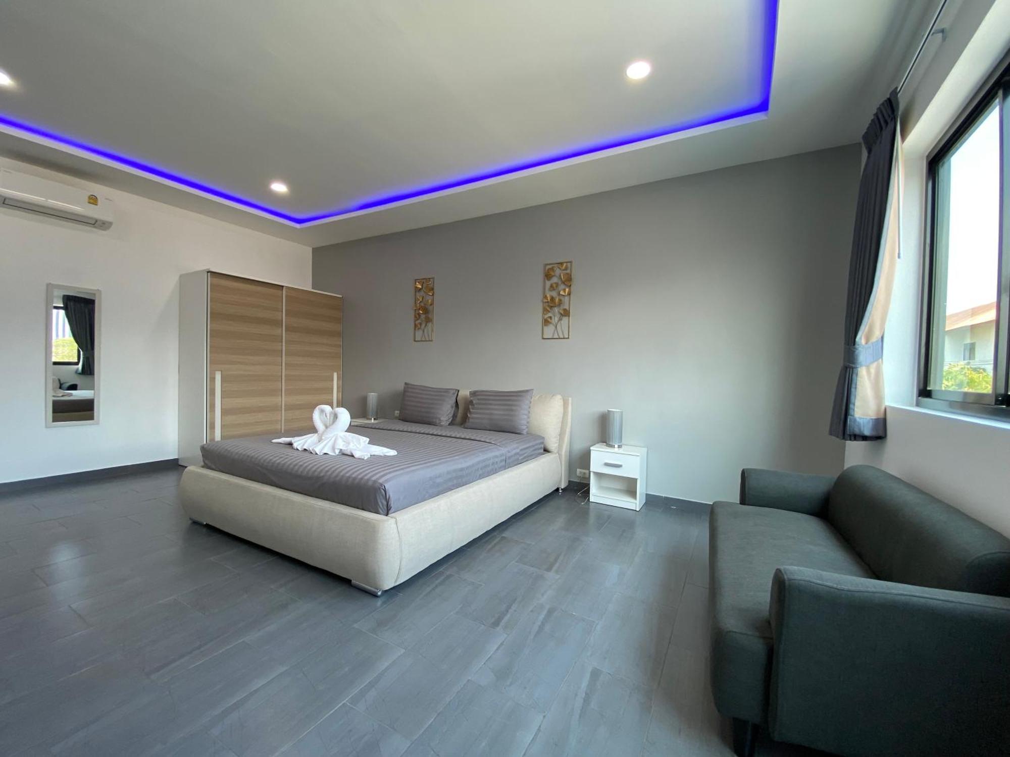 Pool 427 Nearby Walking Street * Pattaya