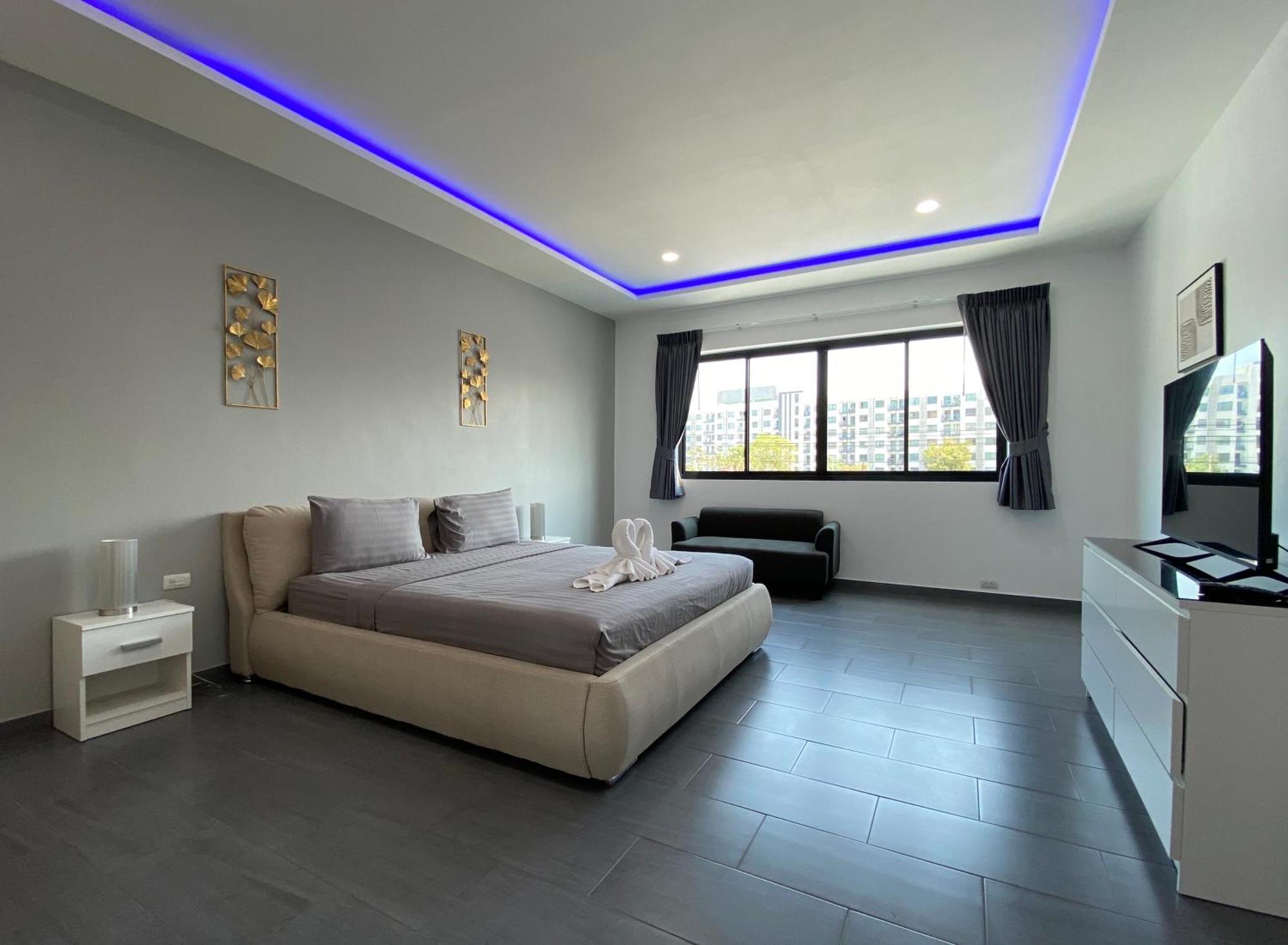 Pool 427 Nearby Walking Street * Pattaya