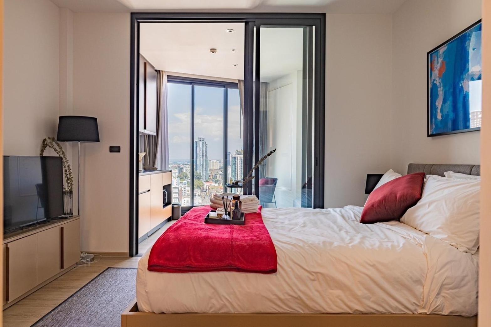 Apartment Edge Sea View