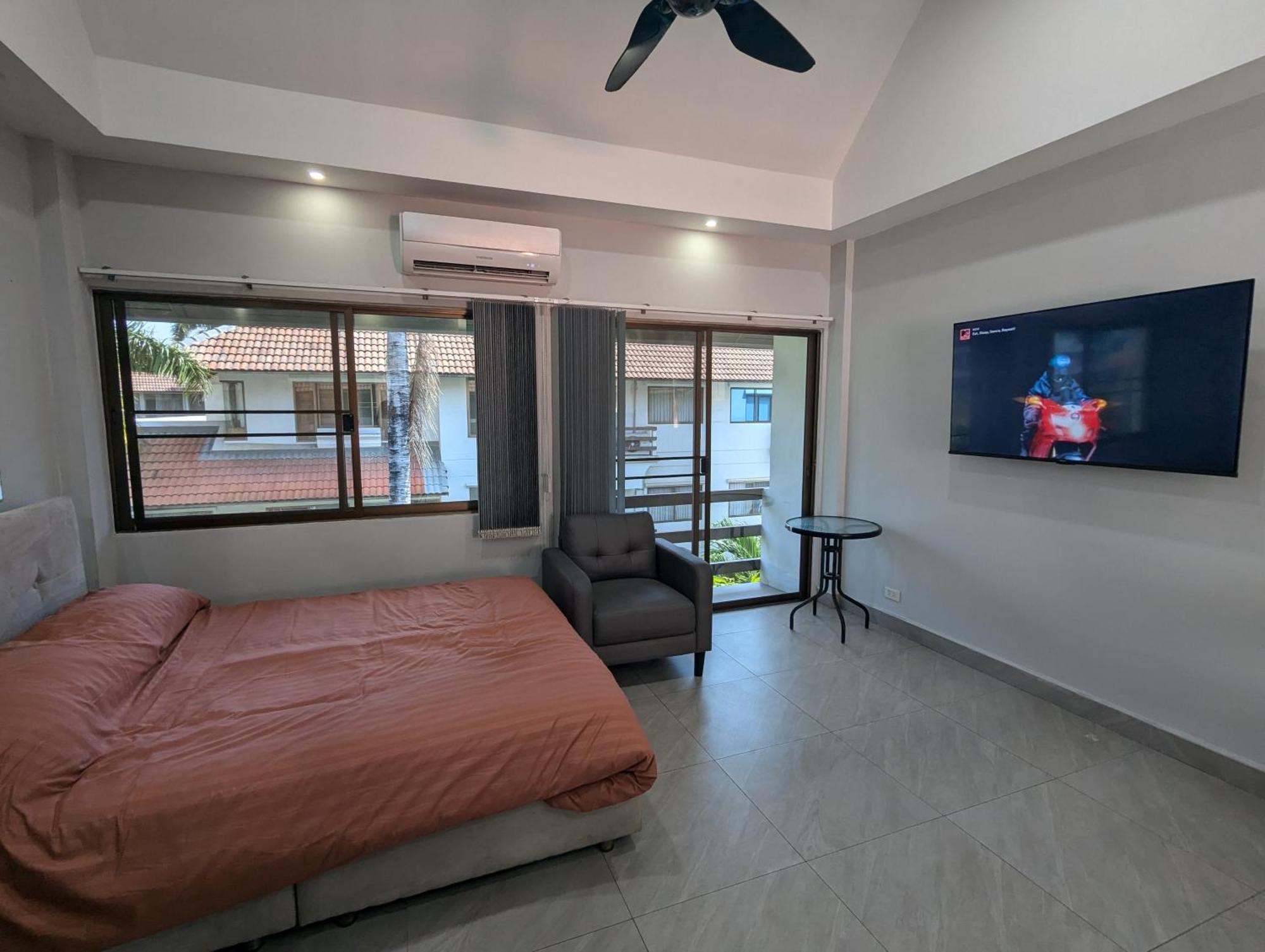 Cozy In Tree Town Apartment Pattaya