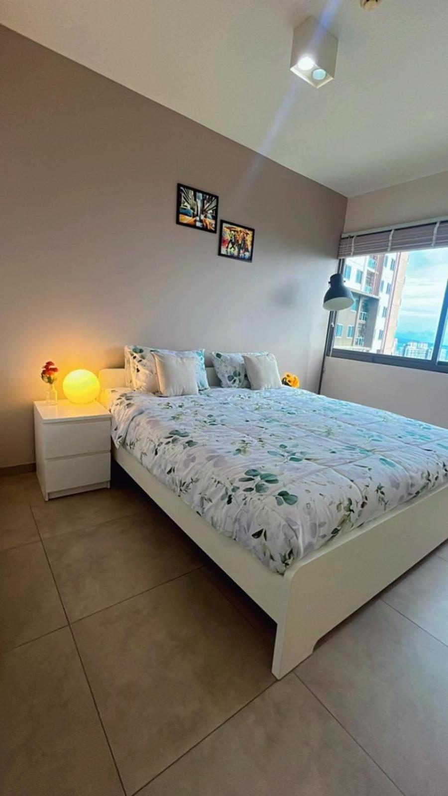 Apartment High Floor Sea View 2 Bed Room- Excellent Location Pattaya