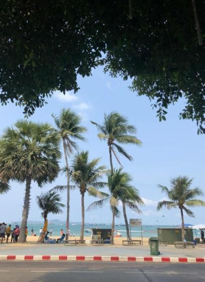 Apartment 20fl Front Huge 1-bed Next To 5-star Pattaya