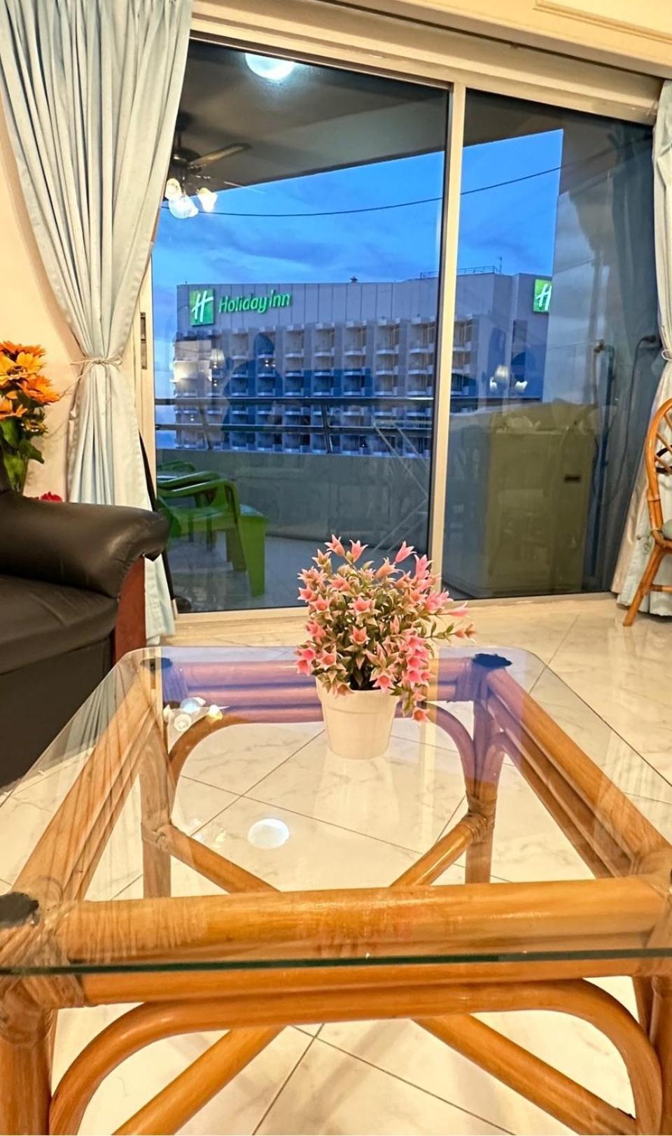 20fl Front Huge 1-bed Next To 5-star * Pattaya