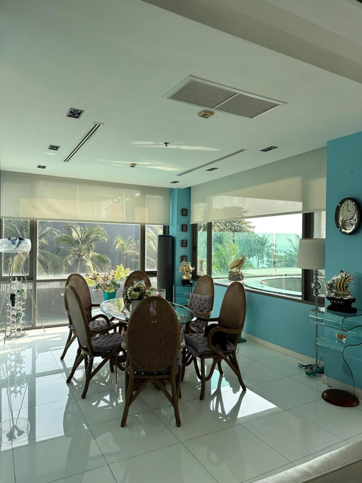 Luxury Beachfront With Ocean Views Apartment Pattaya