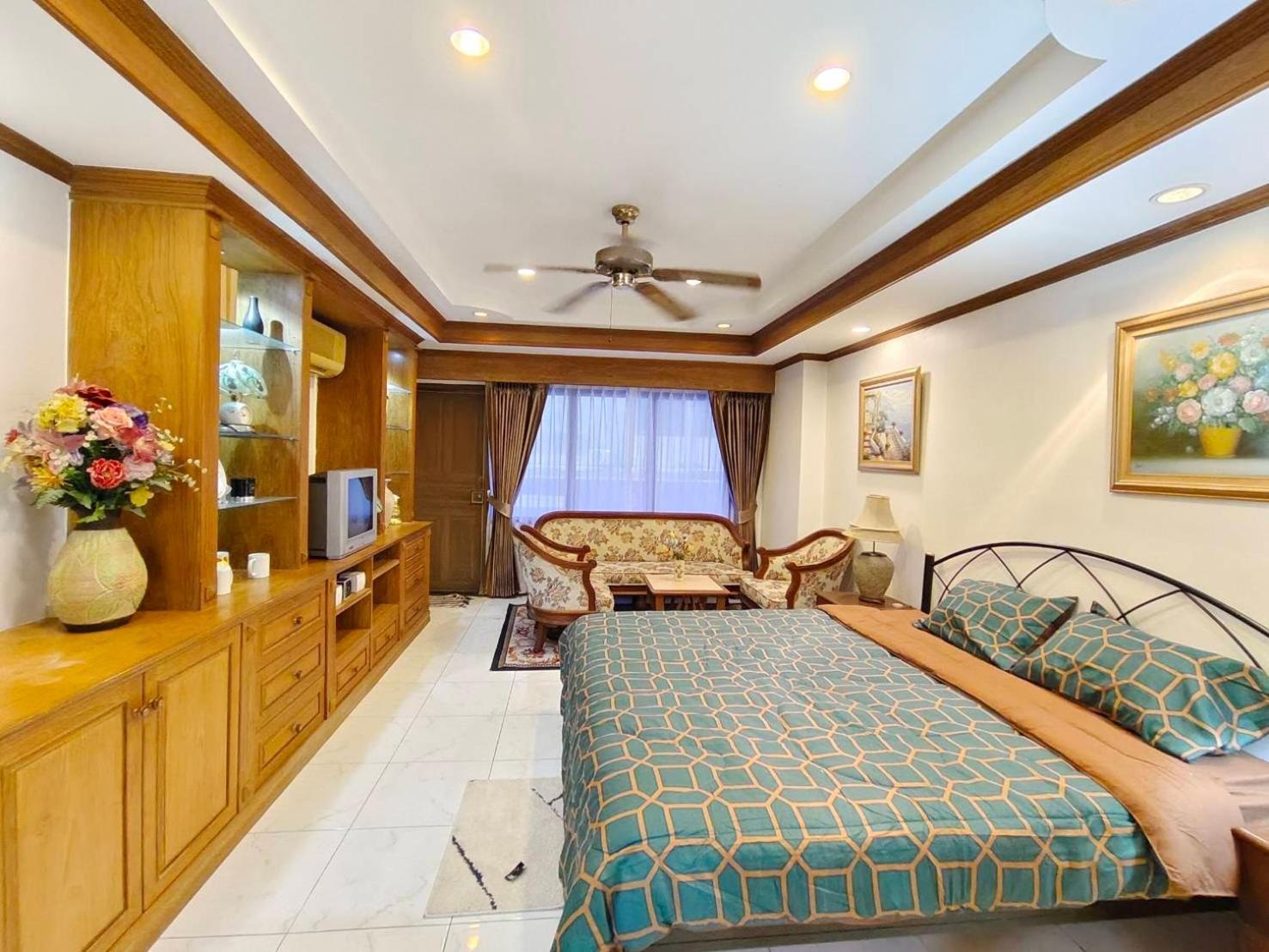 250 Metre Stroll To Walking Street - Yensabai Condotel Apartment