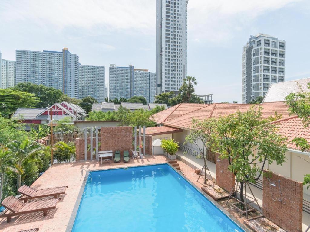 Lotusland Pattaya
