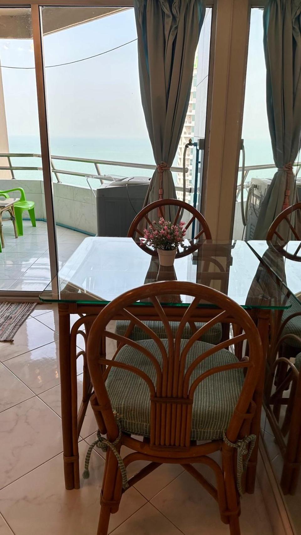 20fl Front Huge 1-bed Next To 5-star Apartment