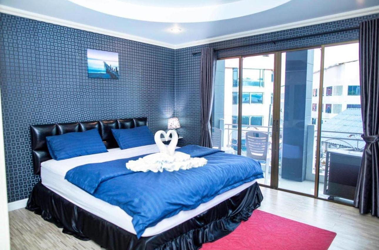 Merry Near Walking Street 3*