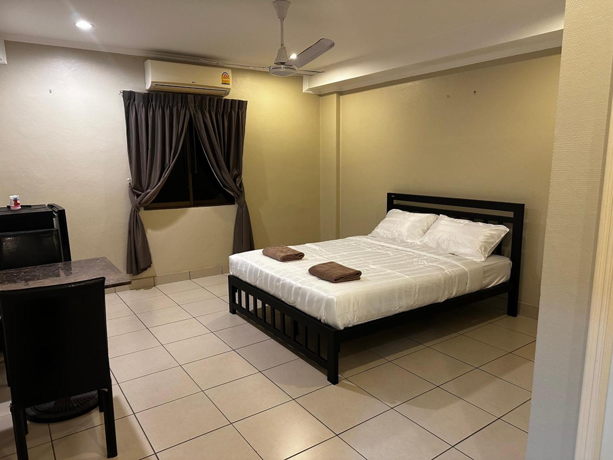 Apartment Sweet 4