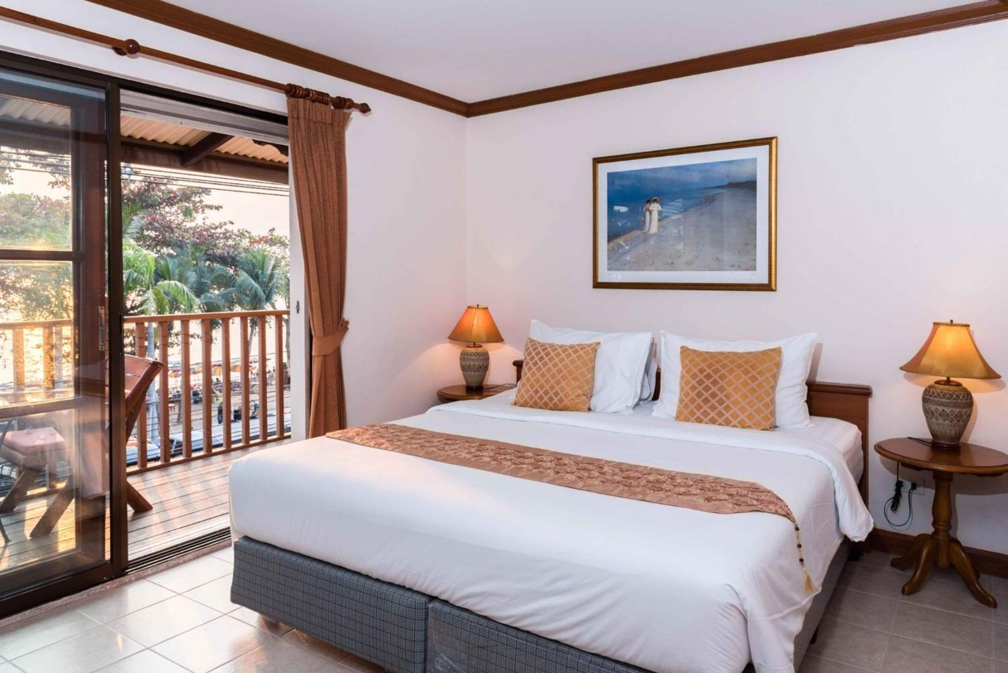 Jomtien Boathouse 3*