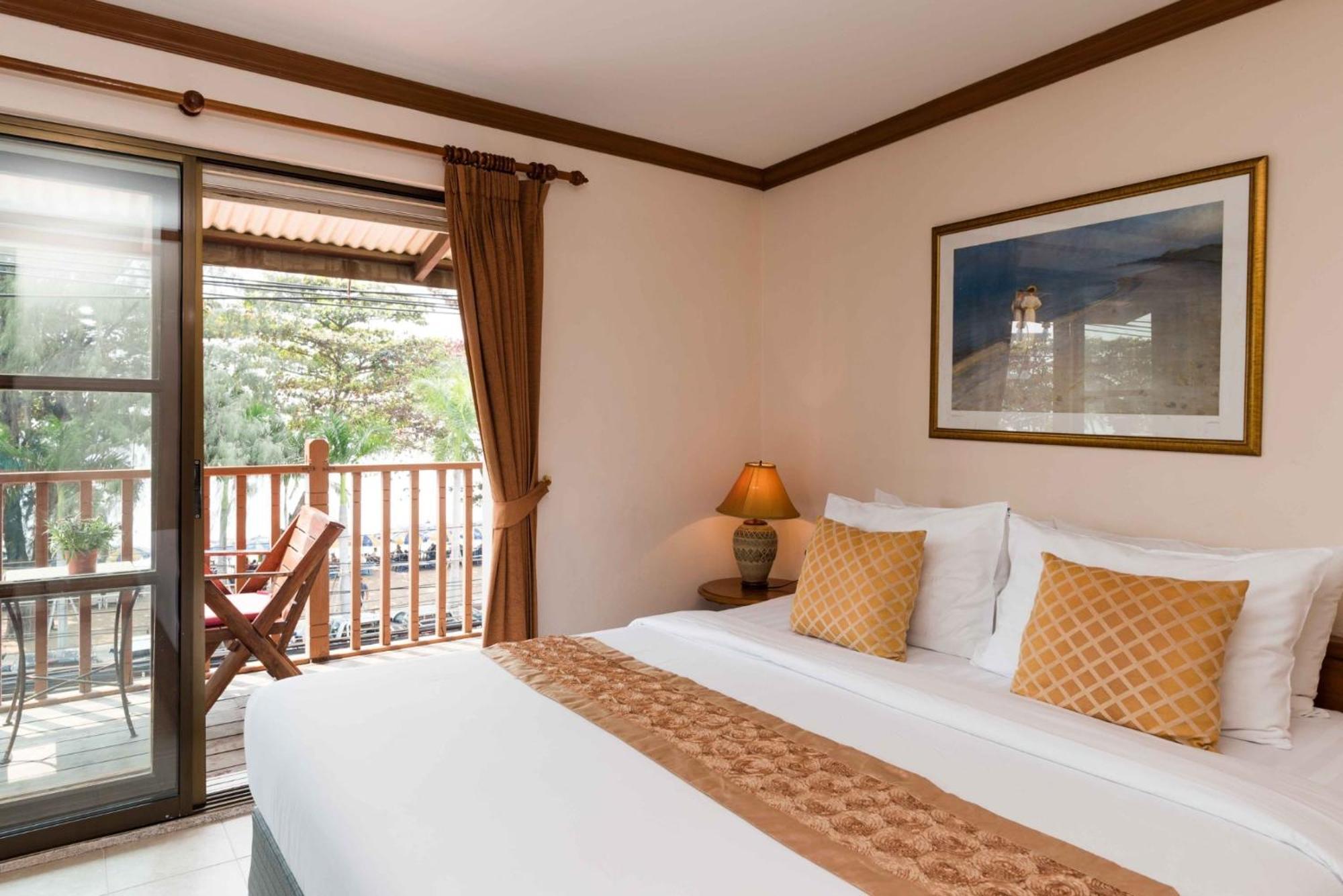Jomtien Boathouse Hotel 3*