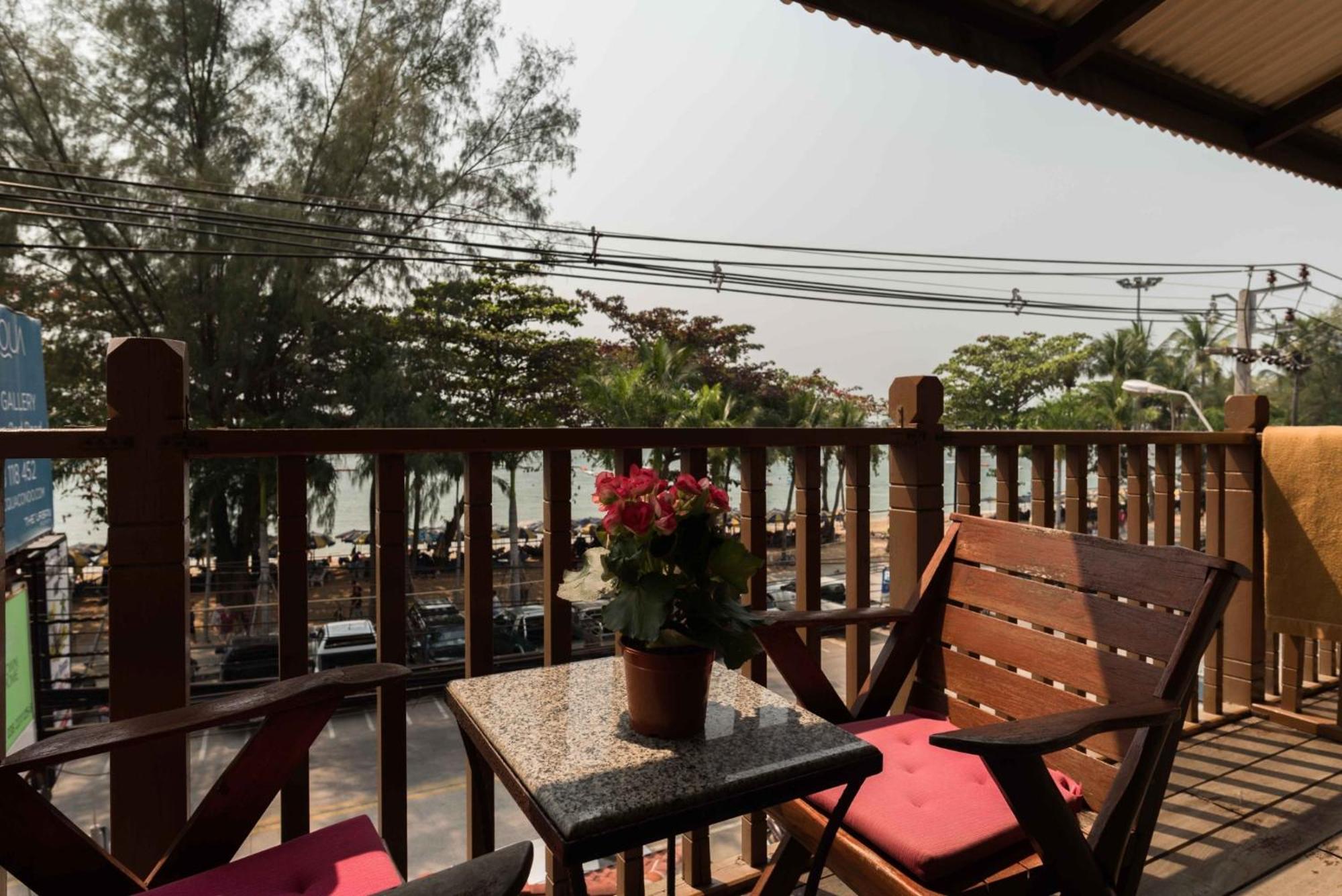 Jomtien Boathouse 3*